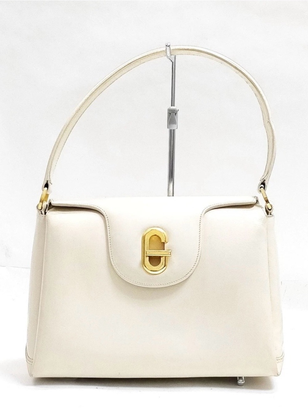 Authentic Vintage Gucci Cream Leather Shoulder Bag with Gold Emblem